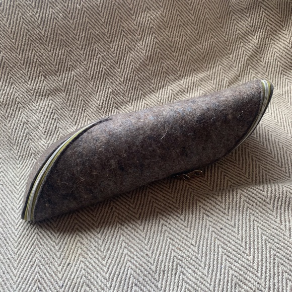 Josh Jakus UM Eco Felt Clutch Bag 13” x 7” - Picture 7 of 14